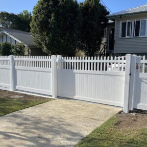 Eleanor - Picket-Top Privacy Fence 1.5 m